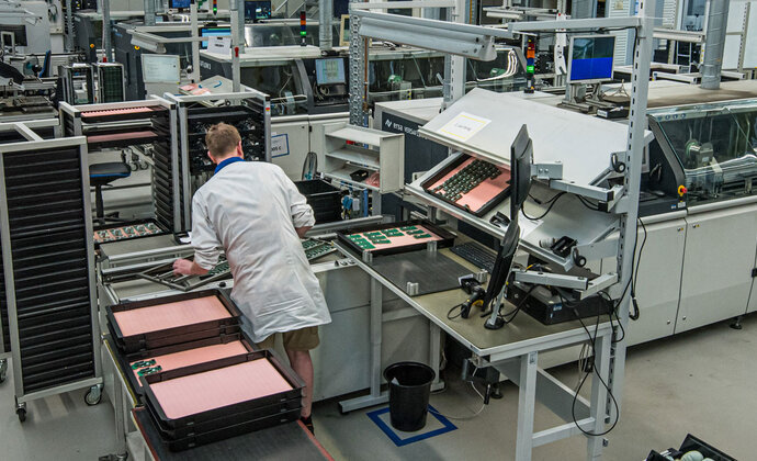 ml&s Selective THT soldering Banner 